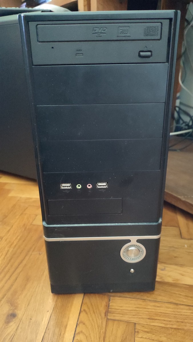 oglas na reklamiraj.se Intel E8400 + RX550 + SSD